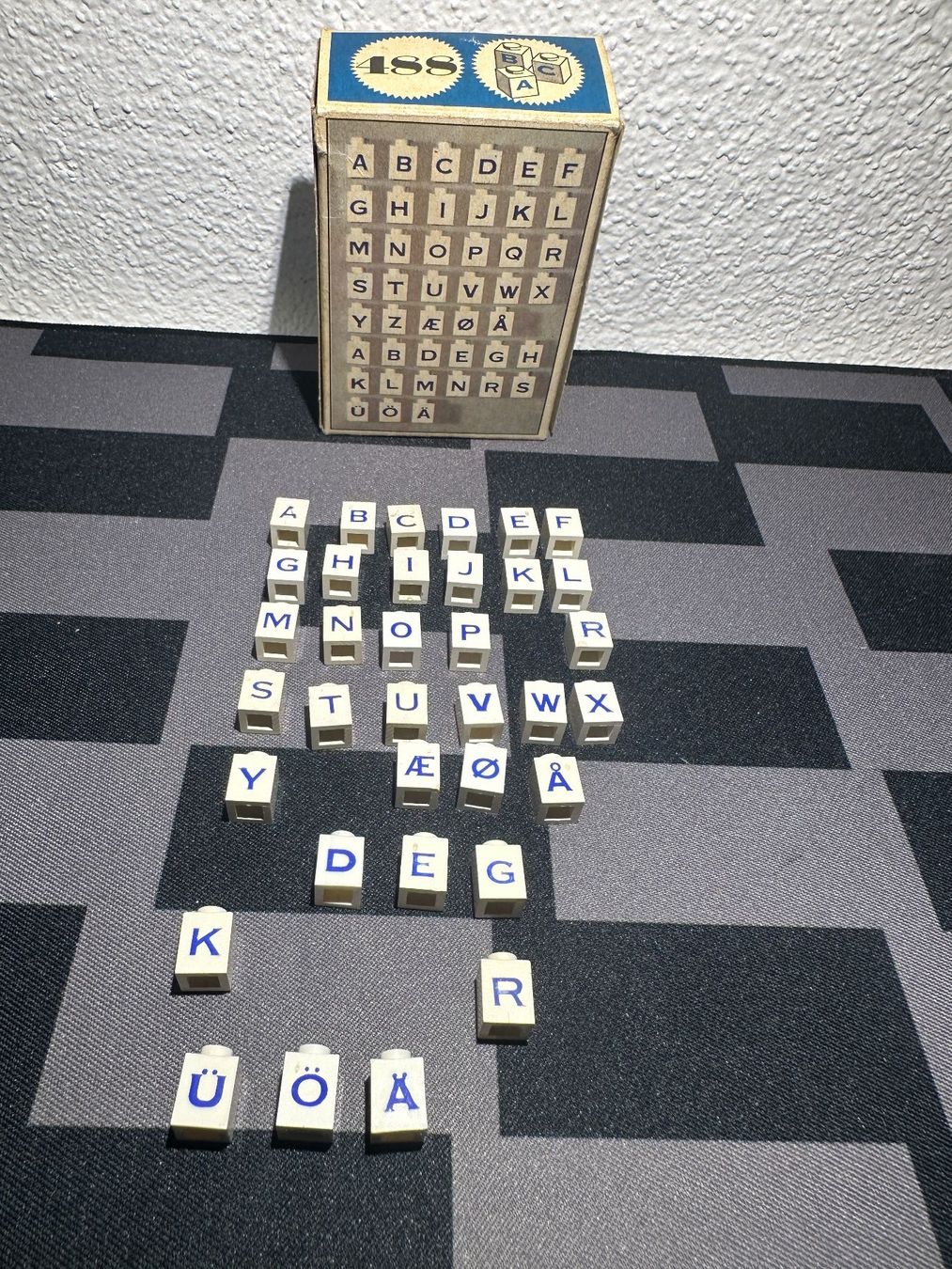 Lego Baukästen: Lego System 488 1x1 Bricks Buchstaben / Letters / Vintage / – Gebraucht aus Kappel SO von MyFunBox 2