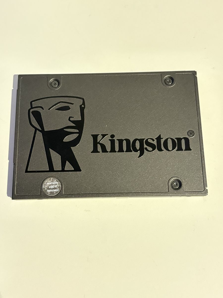 Kingston Dischi rigidi: 1TB Kingston SSD AB 1.- – Usato da Allschwil venduto da leo_lft5