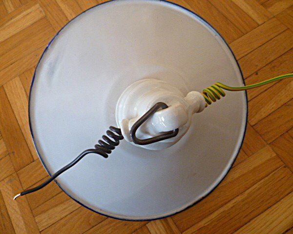 Lustres & lampes de plafonds: Antike Hof- Keller- Stall- Zimmer-Lampe – D'occasion à Effretikon par Heimstudio 4