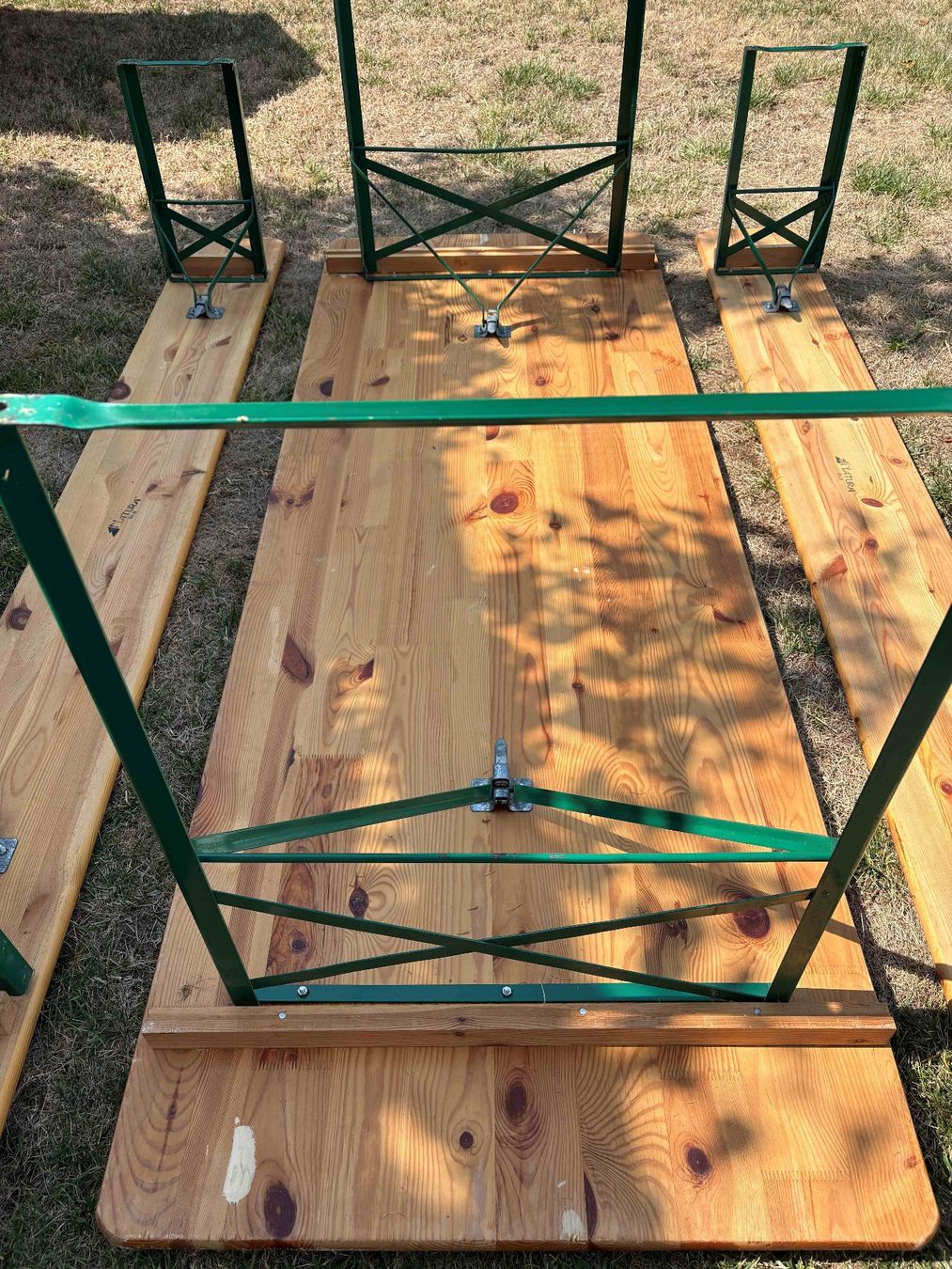 Set de table et chaises: Festbankgarnitur, Holz, gebraucht – D'occasion à Olten par Daddy54 5