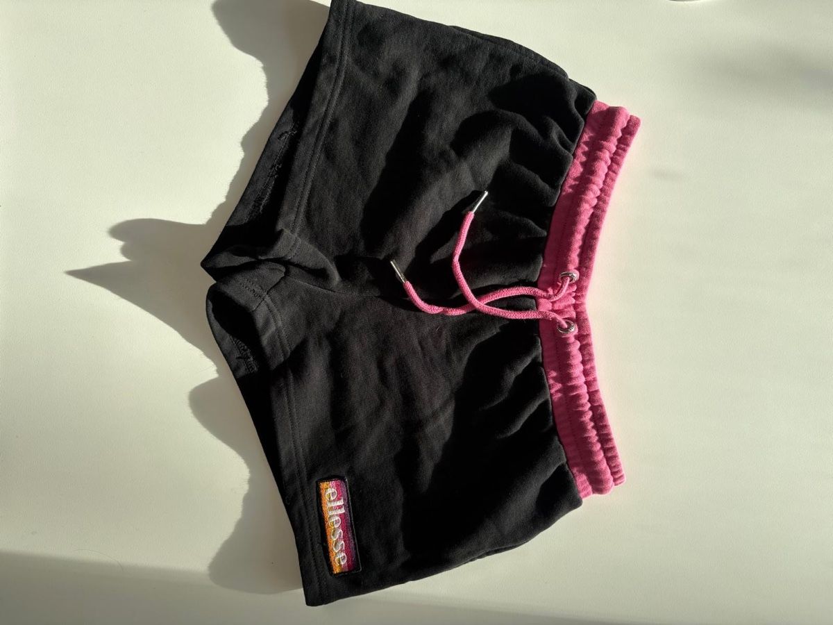 Ellesse Hosen: Ellesse Shorts Pink – Gebraucht aus Hünibach von marini21 7