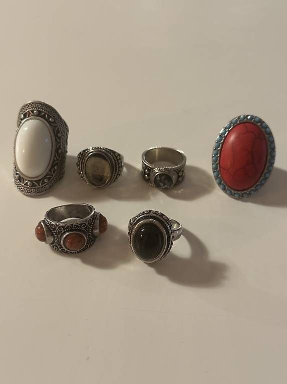 Altri gioielli: 6 x exklusive Fingerringe mit Steinen – Usato da Basel venduto da fasnachtsoutlet1965