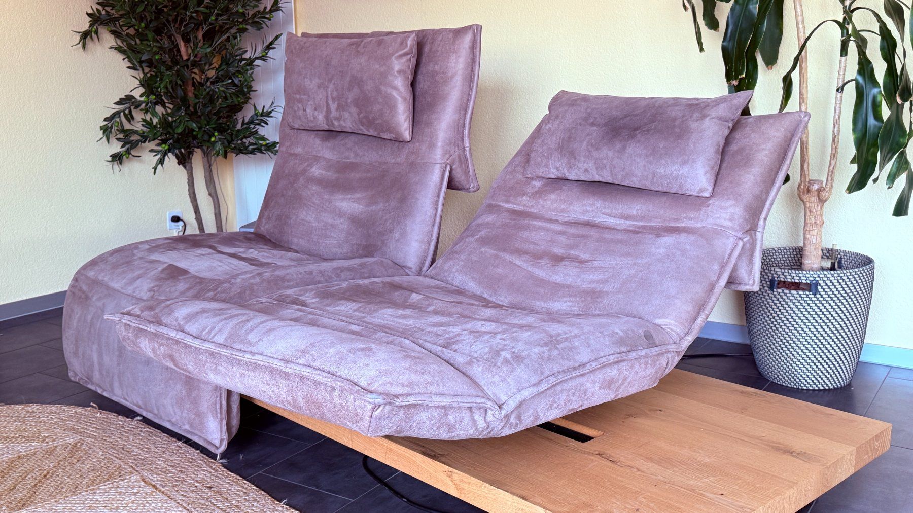 Koinor Sofas: 2er Designer-Sofa von Koinor,  mit Eichensockel – Gebraucht aus Gümligen von caesar07 1
