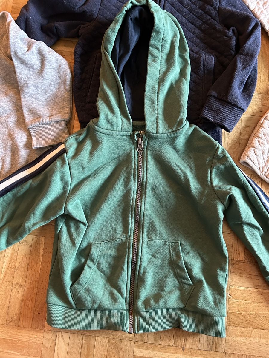 Maglioni & Felpe: 4 pull-overs/sweat zip / taille 98-104 – Usato da Meyrin venduto da Bronx86 4