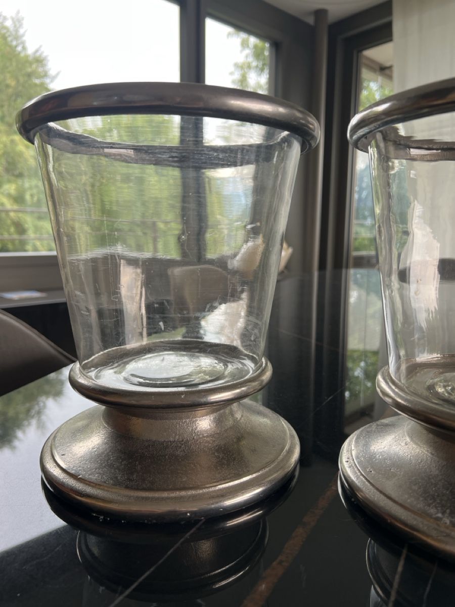 Tutte le decorazioni: 2 Vintage Glass Windlichter Metal Base – Usato da Luzern venduto da TIsabel 2