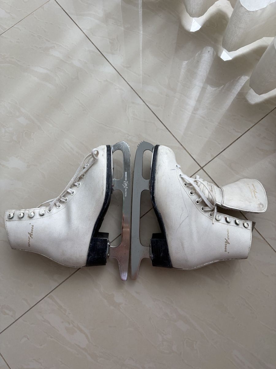 Graf Pattini da ghiaccio: Eiskunstlaufschuhe Grösse 33 weiss  – Usato da Reinach BL venduto da ali_qls5 1