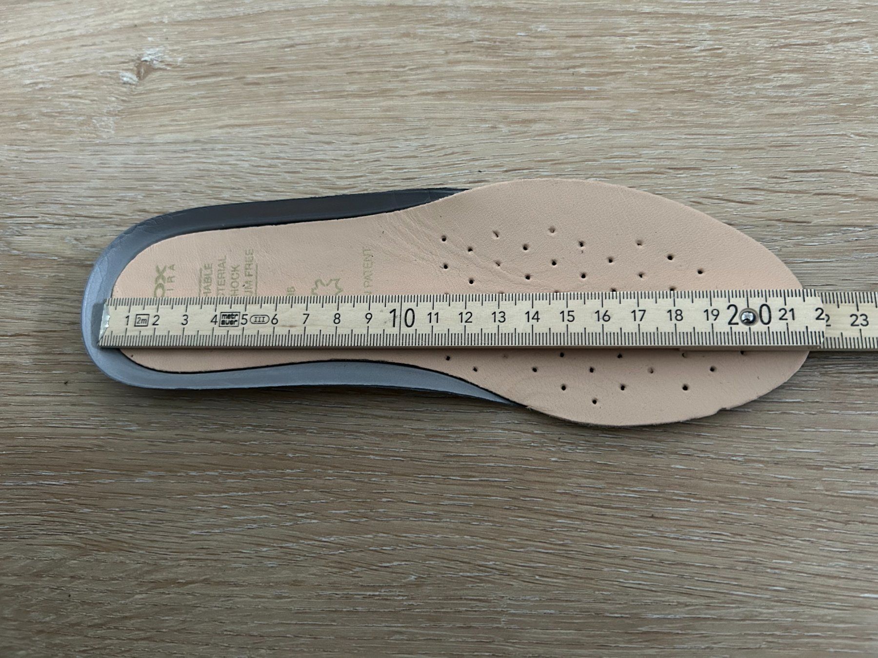 Geox Scarpe per ragazzi: Sneaker Marke "Geox" Grösse 35 – Nuovo (secondo la descrizione) da Zumikon venduto da meter03 5
