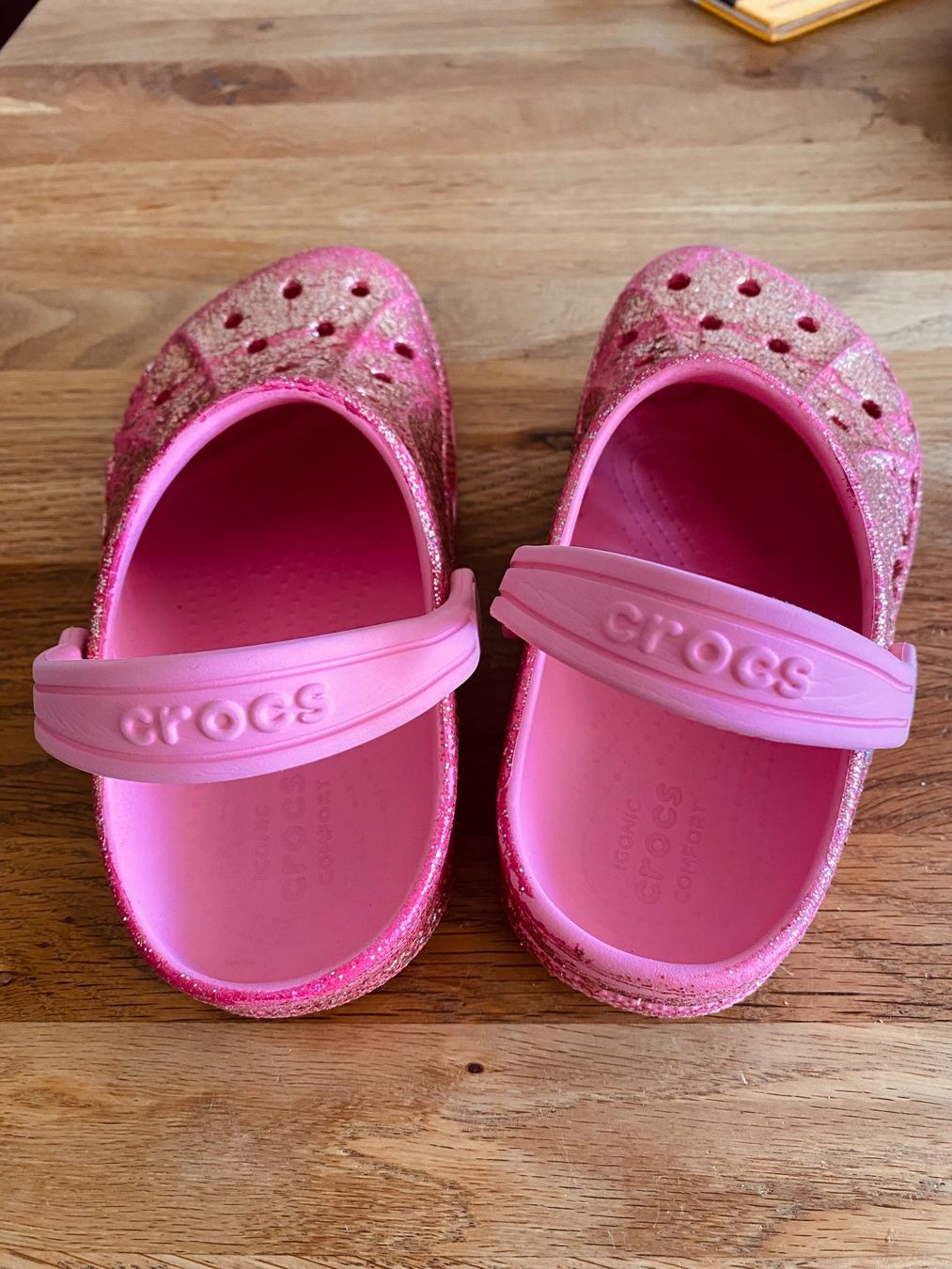 Crocs Scarpe per ragazze: Pink crocs mit Glitzer, Gr. 33/34 – Usato da Bassersdorf venduto da jgo_9mfk 2