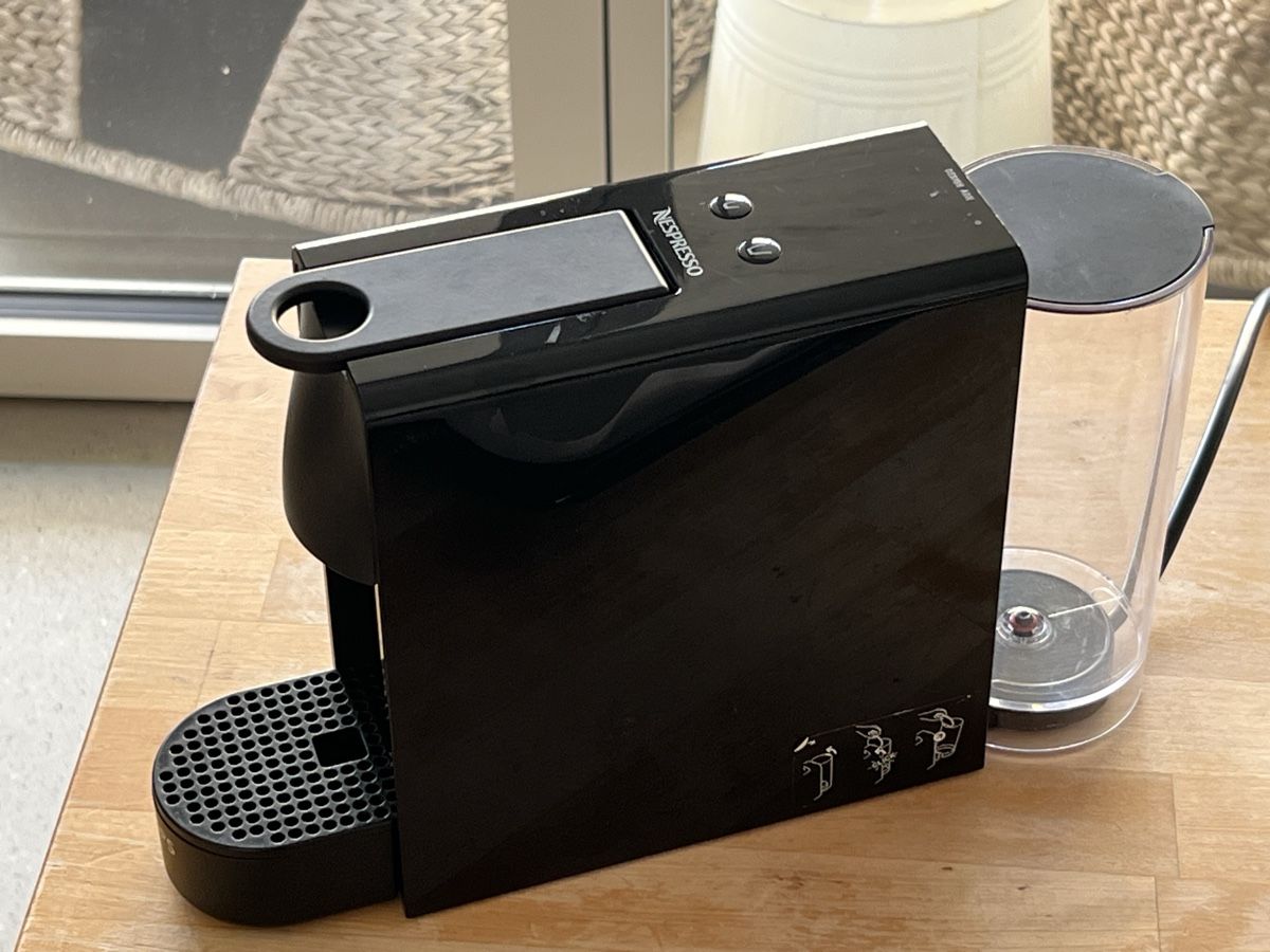 Krups Macchine per caffè & Macchine per espresso: Krups Nespress Coffee Machine Black – Usato da Dübendorf venduto da atheco