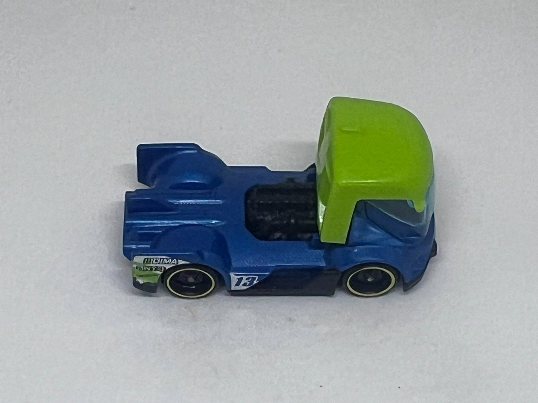 Hot Wheels Modellini d'auto: Hot Wheels Rig Heat #401 – Usato da Wildegg venduto da LaaBoutique 1