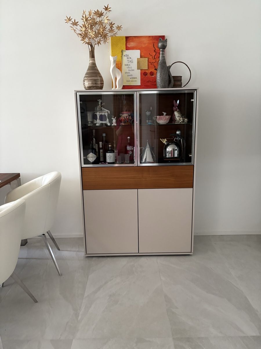 Vetrine: Vitrine/Highboard mit Glastüren und Schublade – Usato da Kaiseraugst venduto da Aila3F