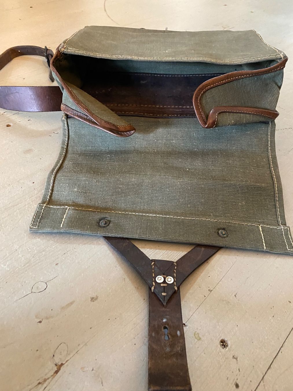 Schweizer Armee Borse: Tasche Schweizer Armee – Usato da Winterthur venduto da nor_qtg7 2