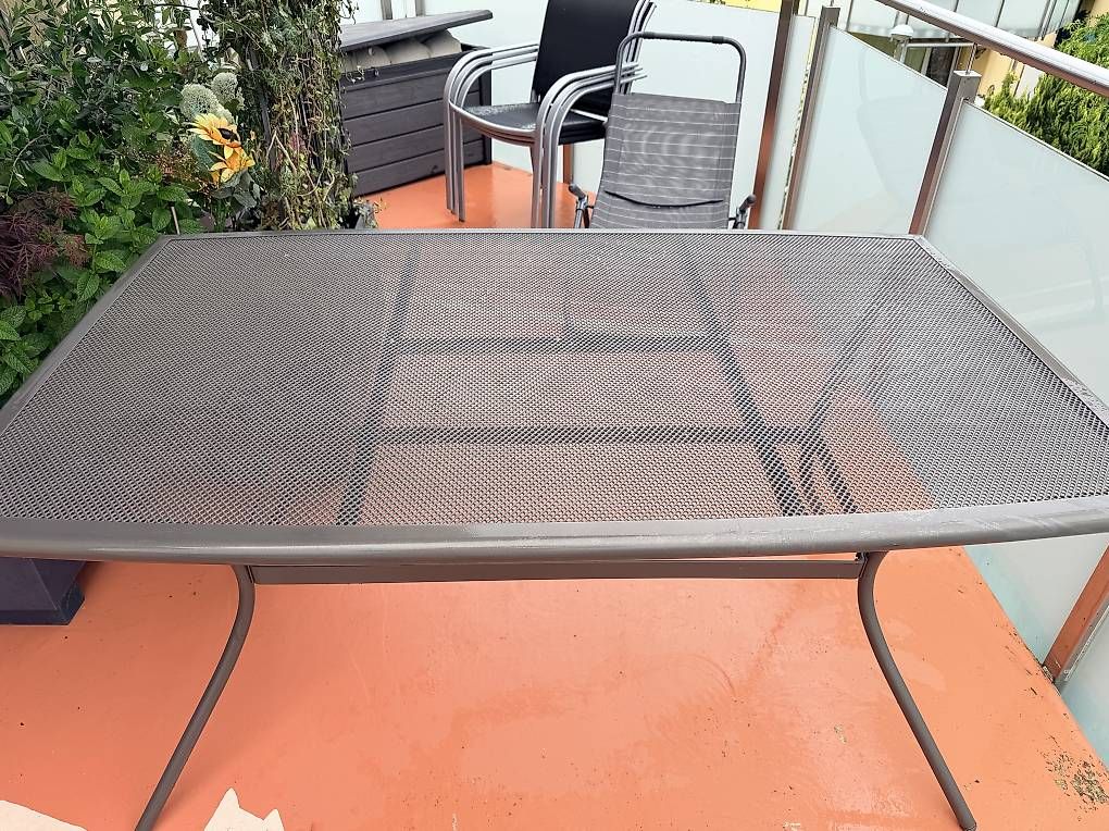 Set di tavolo e panche: Table et chaises – Usato da Payerne venduto da Babinou 3