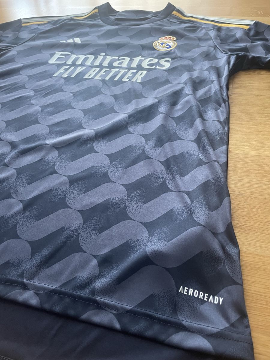 Real Madrid Canottiere & Pantaloni: Original Real Madrid 2023/2024 Valverde – Nuovo (secondo la descrizione) da Windisch venduto da RealJerseys 2