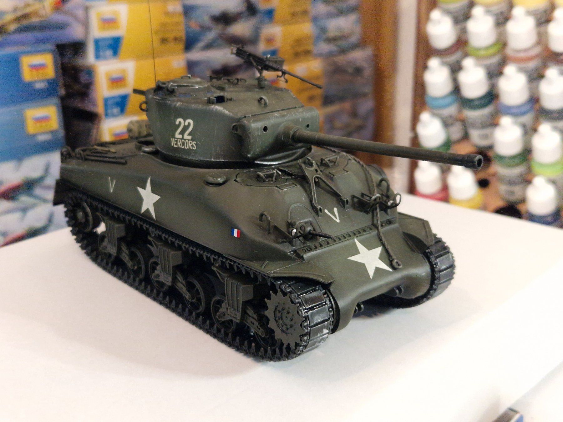 Kit di modellismo & Modellini statici: 1/35 Sherman 76 gebaut – Usato da Ponte Capriasca venduto da nikfolle