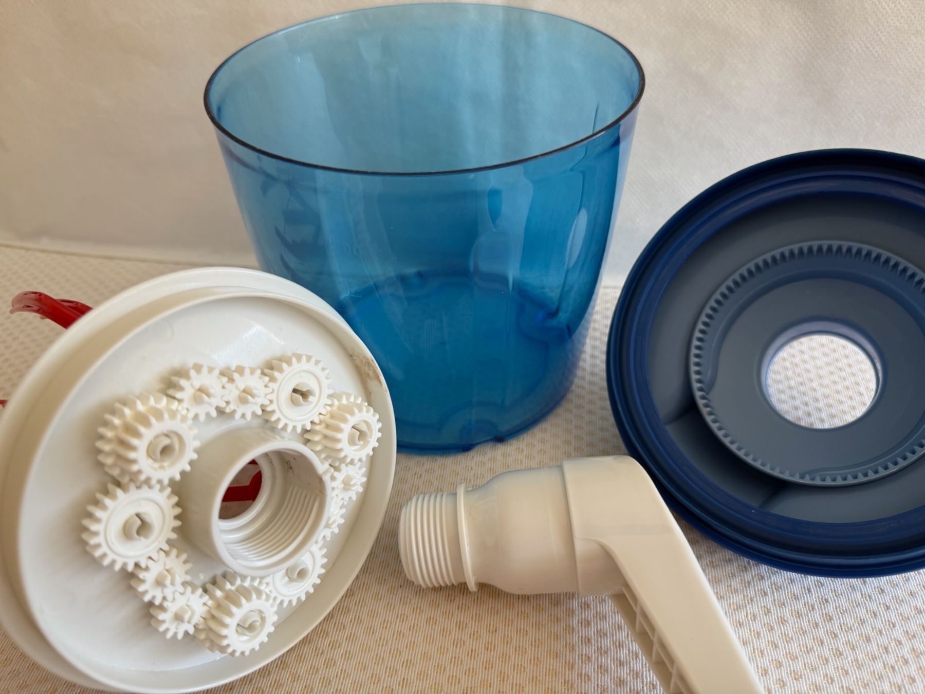 Tupperware Elettrodomestici da cucina: Tupperware - Batteur magique - mayonnaise - chantilly – Usato da Sion venduto da accroshoes 2