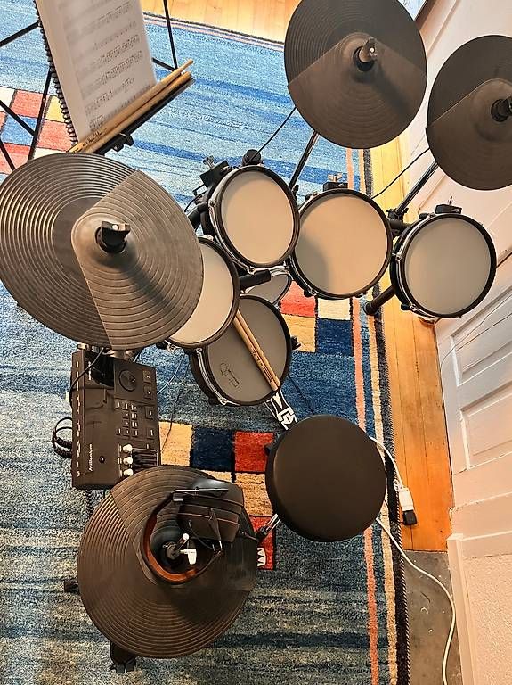 Thomann Musikinstrumente: Schlagzeug E-Drum Millenium MPS-850 – Gebraucht aus Bern von j.erome39