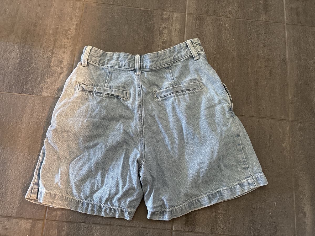 Bershka Jeans: Jeans-Shorts Sommer Gr. 36 – Usato da Pfäffikon ZH venduto da Shona 1
