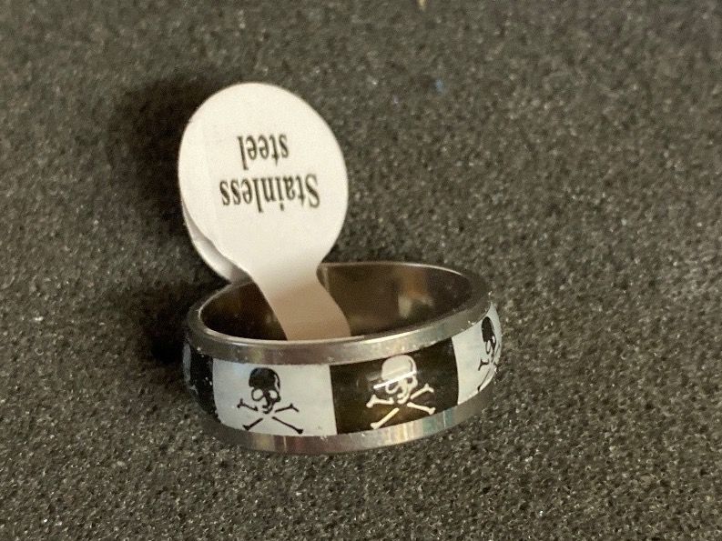 Anelli: Bague - tête de mort - 18 – Nuovo (secondo la descrizione) da Le Brassus venduto da cinema13