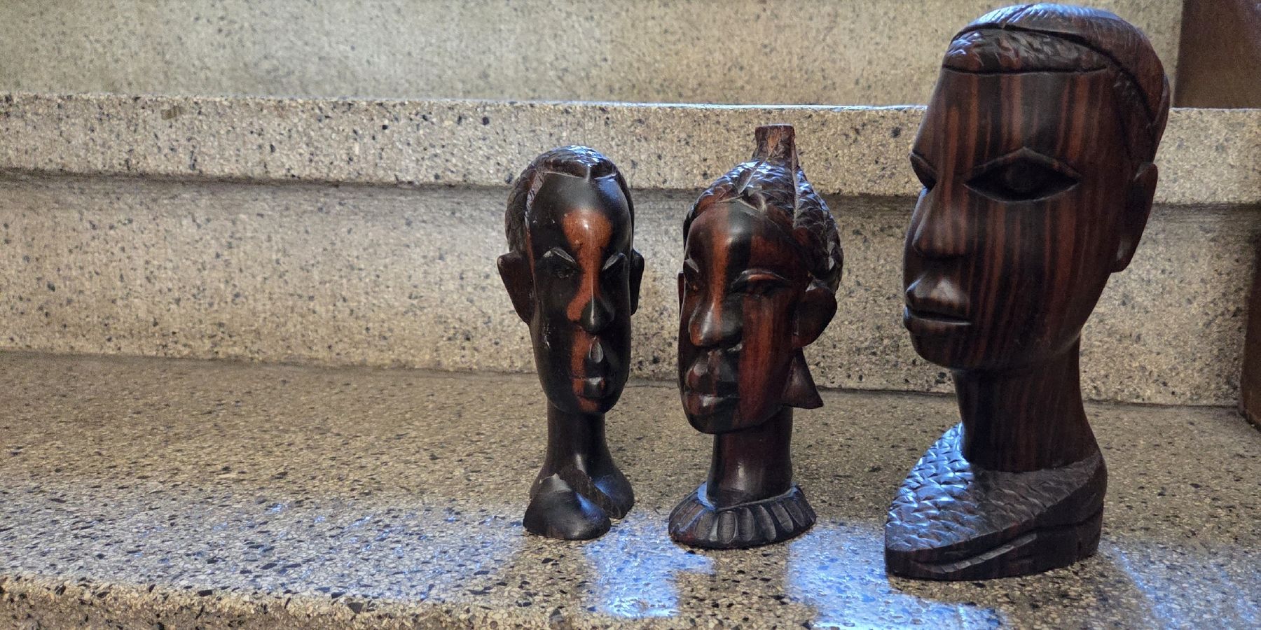 Sculture & Statue: Afrikanische Holzfiguren – Usato da Zürich venduto da Ovina