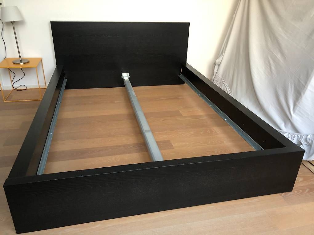 Ikea Lits: Bettgestell schwarz 140 cm x 200 cm – D'occasion à Samstagern par TAAF 3