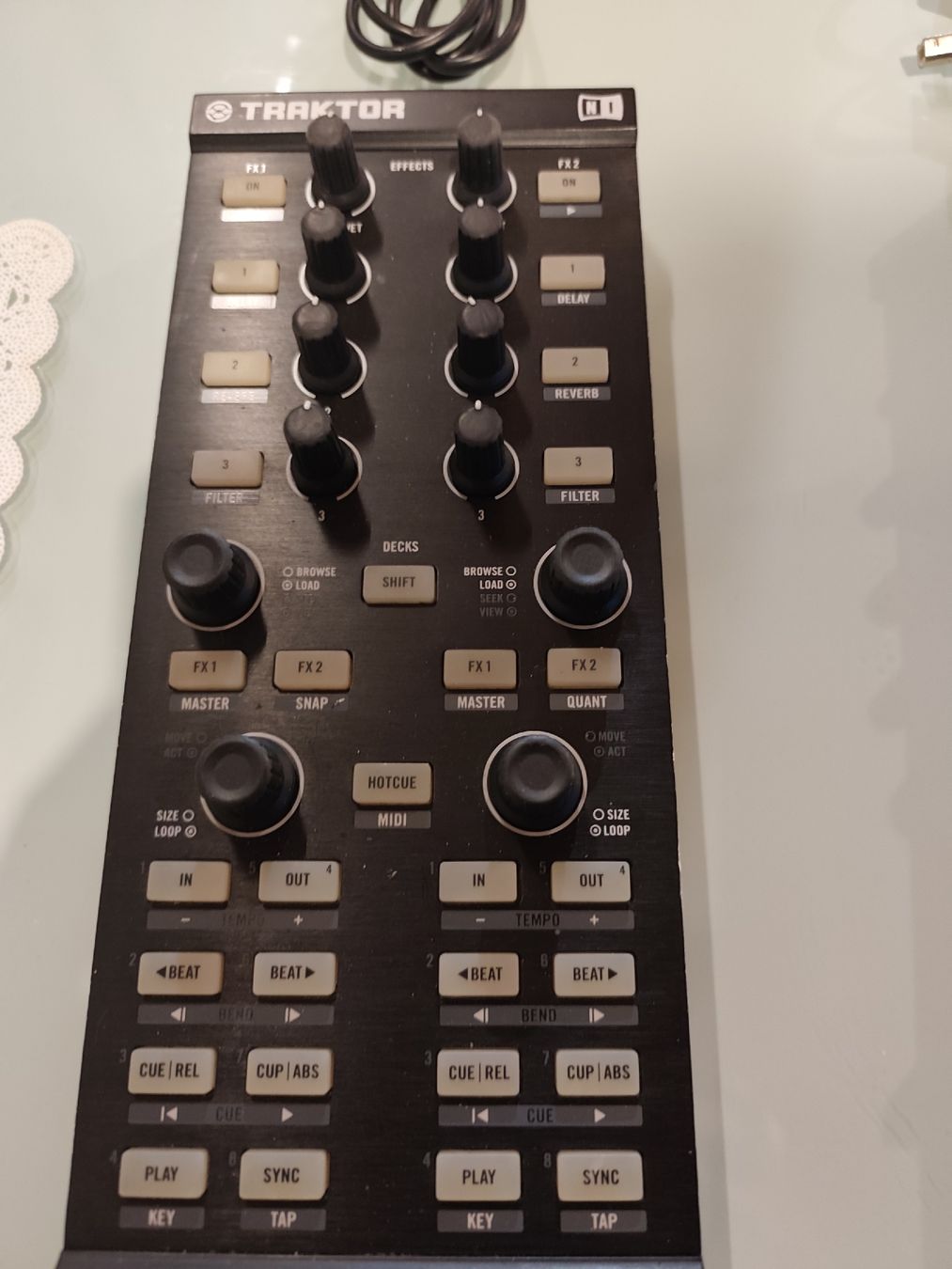 Traktor Console di mixaggio: Traktor Kontrol X1 DJ Controller - Excellent Condition! – Nuovo (secondo la descrizione) da Basel venduto da Soid79