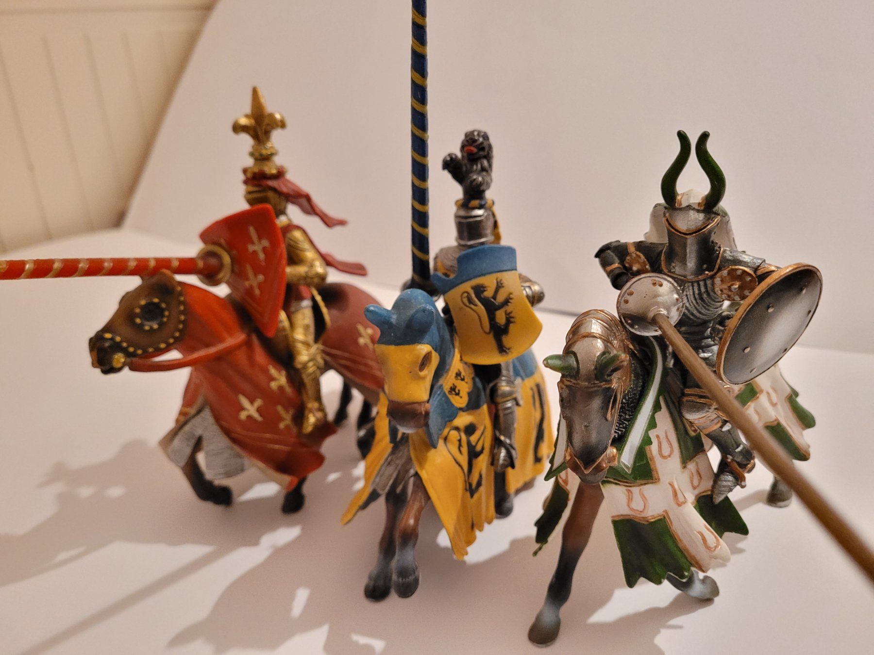 Schleich Giocattoli: 3 Schleich ritter figuren mit pferd. Top ! – Usato da La Tour-de-Peilz venduto da estelle69 2