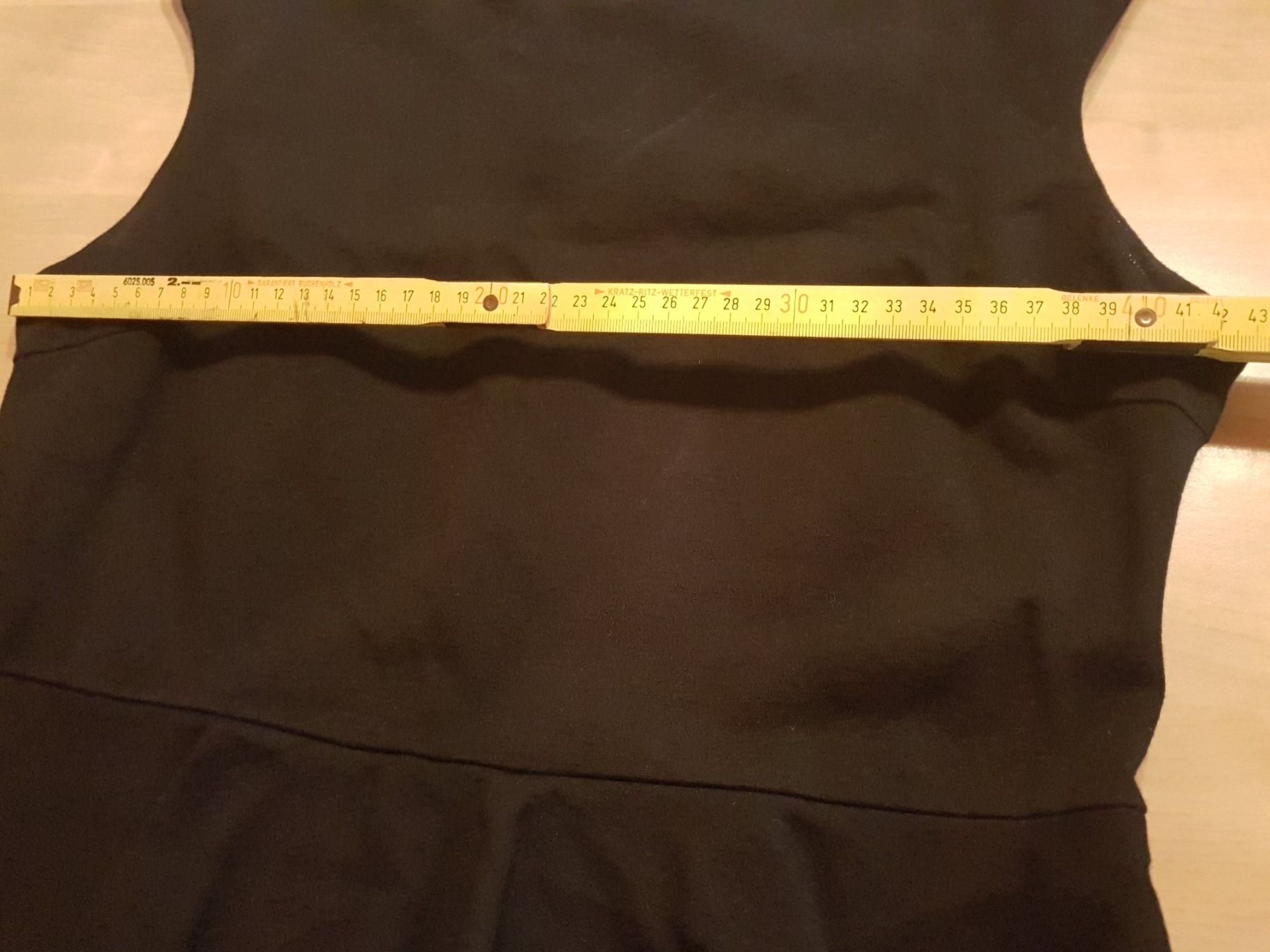 Vestiti: Robe noire taille M marque CarnaB1 – Usato da Villiers venduto da san_jn5w 5