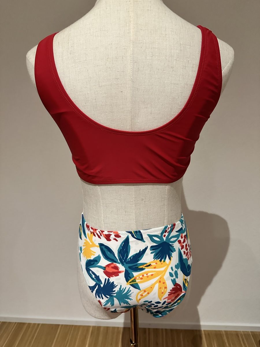 Badekleider & Bikinis: Swimming suit size S – Gebraucht aus Neuchâtel von agn_jc66 1