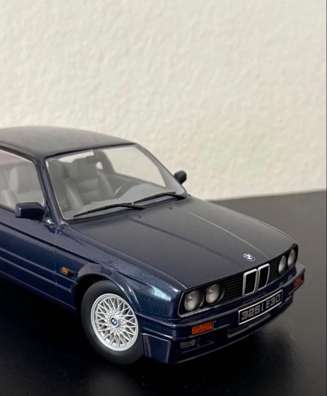 BMW Modellini d'auto: BMW 325i E30 M Paket 1:18 – Nuovo (secondo la descrizione) da Bülach venduto da Meti2023 1