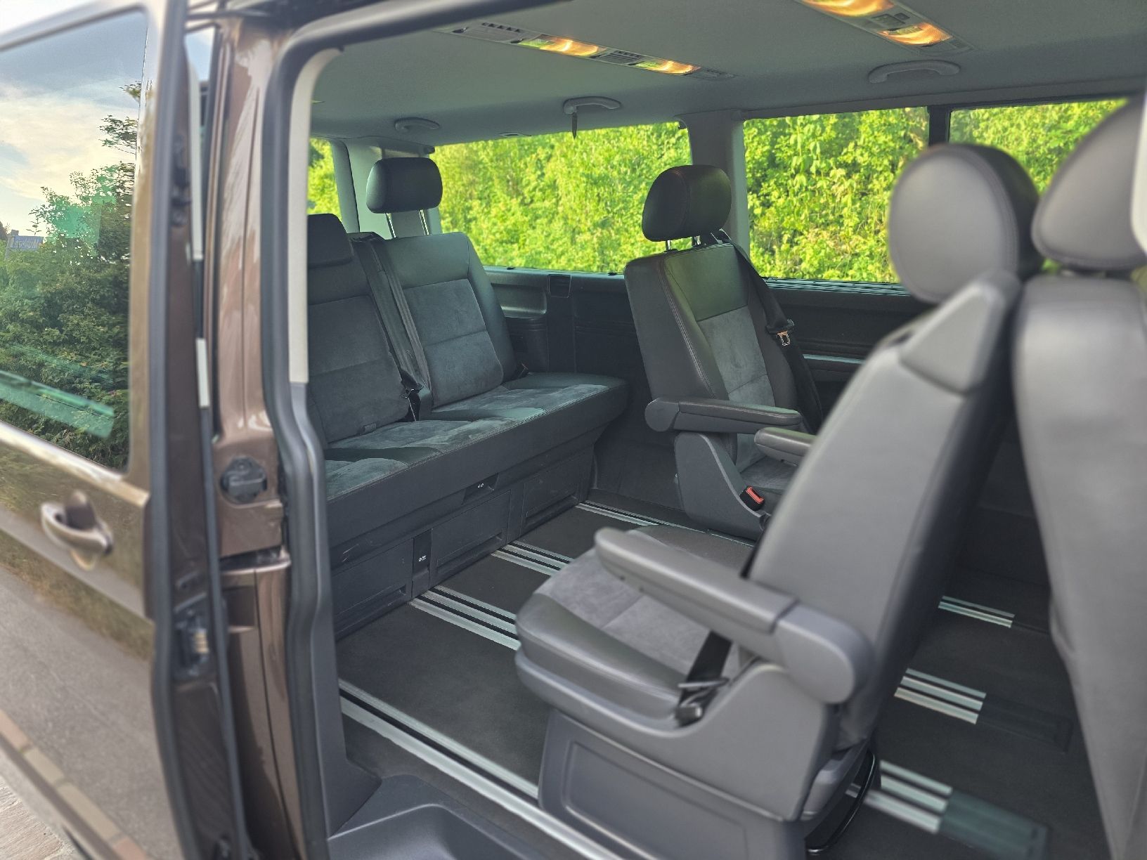 VW Autos: VW T5 Multivan 2.0 TDI Highline Automat – D'occasion à Kerzers par CarDeal. 9