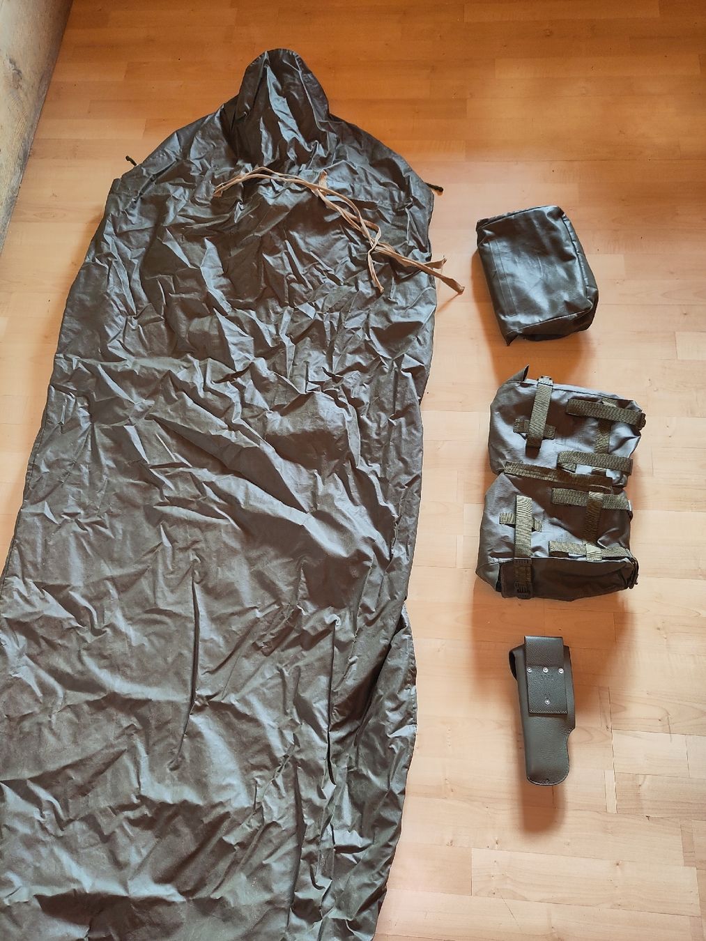 Schweizer Armee Borse: Schweizer Armee Material – Usato da Feldis/Veulden venduto da 94BAM 1