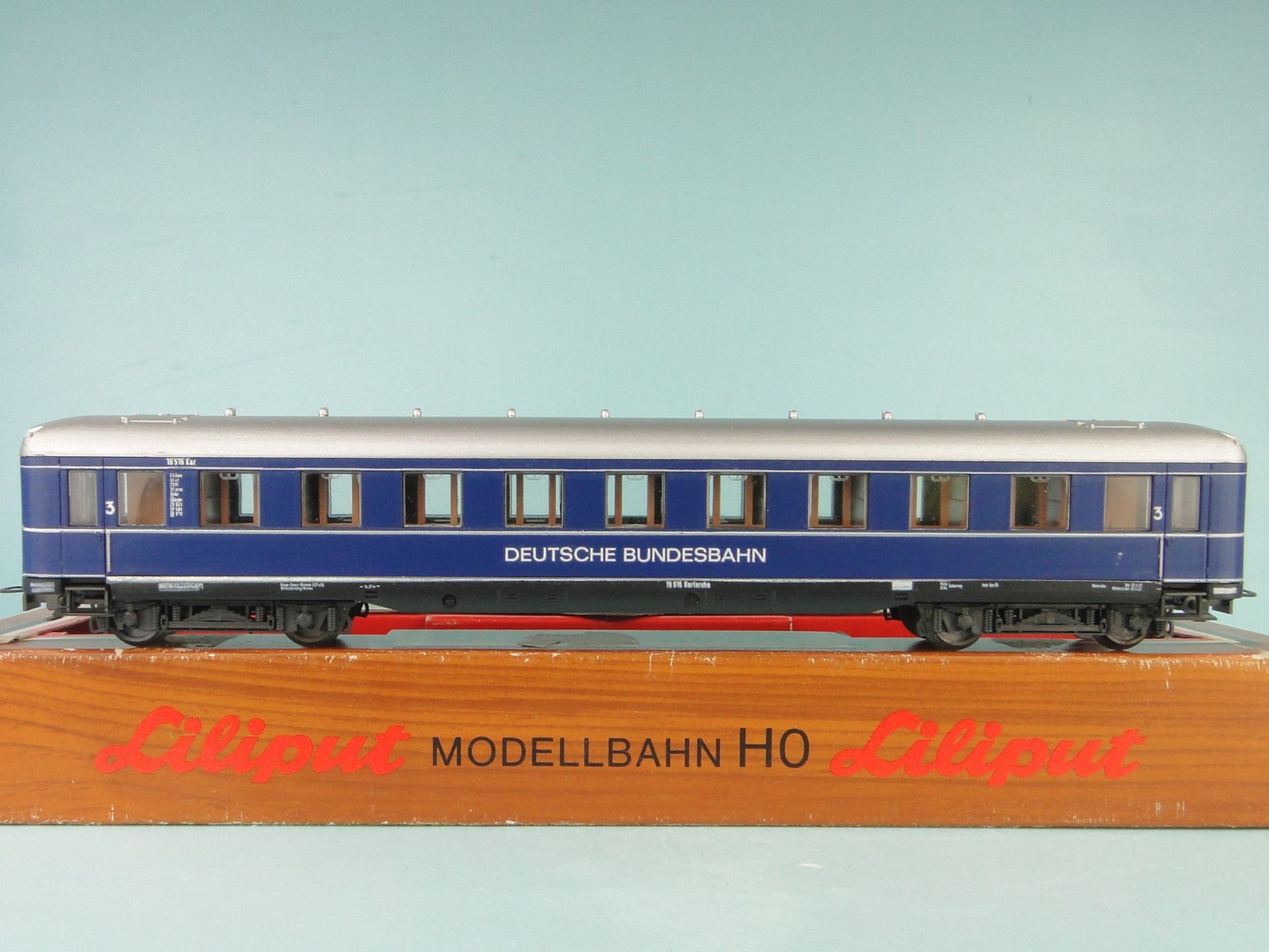 Liliput Modelleisenbahnen: Liliput 83302 Schürzenwagen Deutsche Bundesbahn 3 Kl. – Gebraucht aus Bülach von cann11