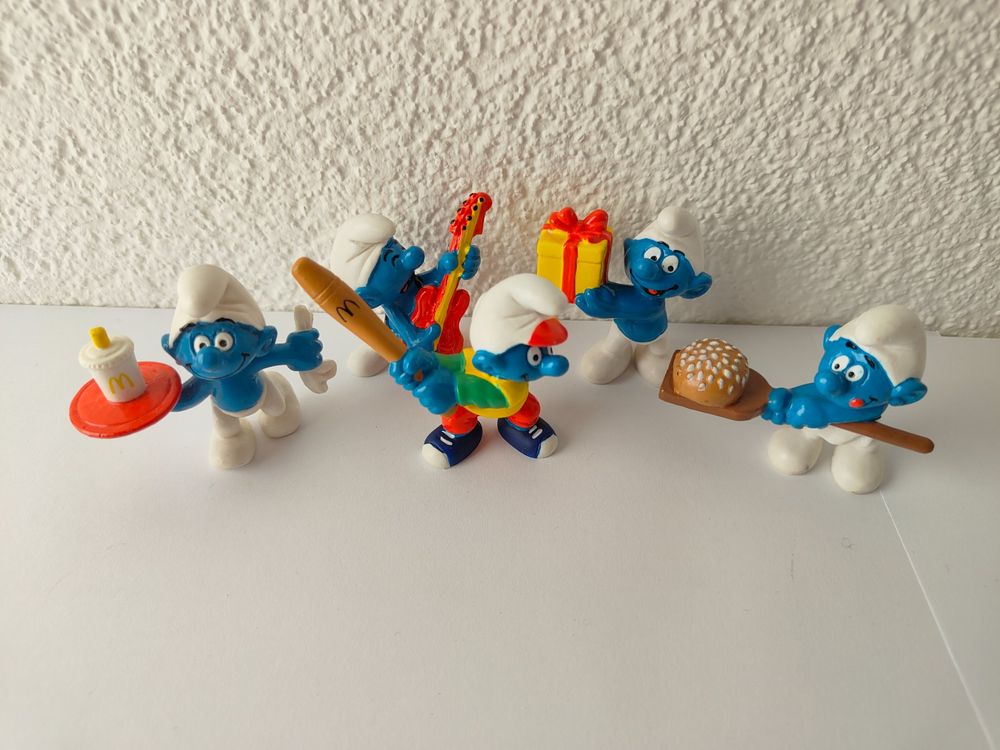 SCHLEICH***SCHTROUMPFS*** 20820 SCHTROUMPF avec dents / SCHTROUMPFS / DRAPEAUX (2020) EUR 5