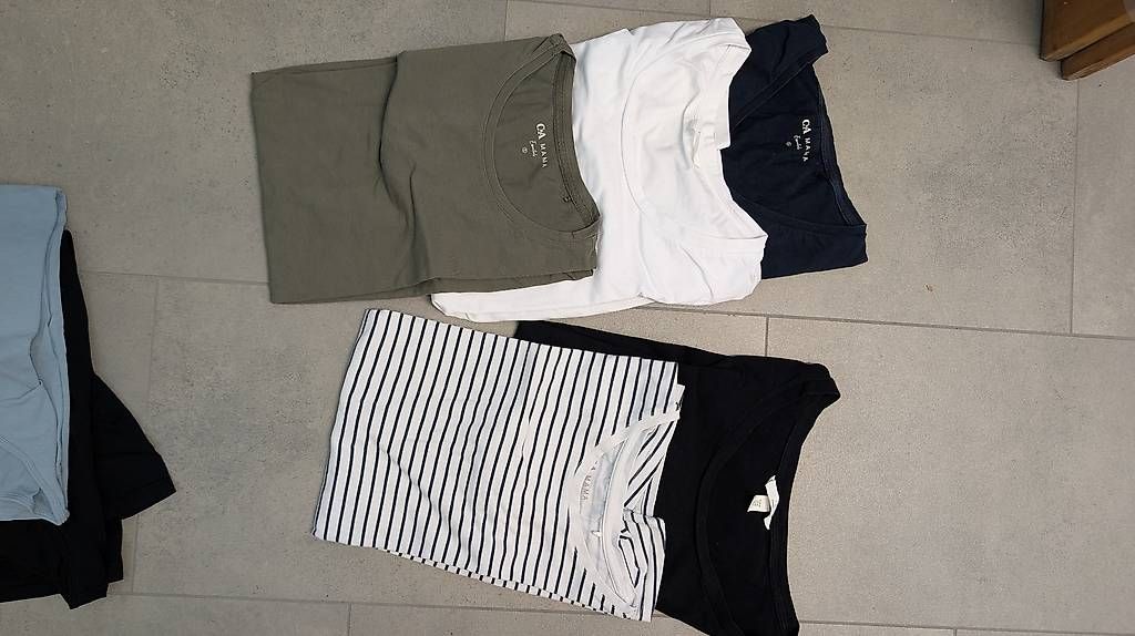Lotti di vestiti: Kurzarm Schwangershafts shirt M – Usato da Zürich venduto da albalm