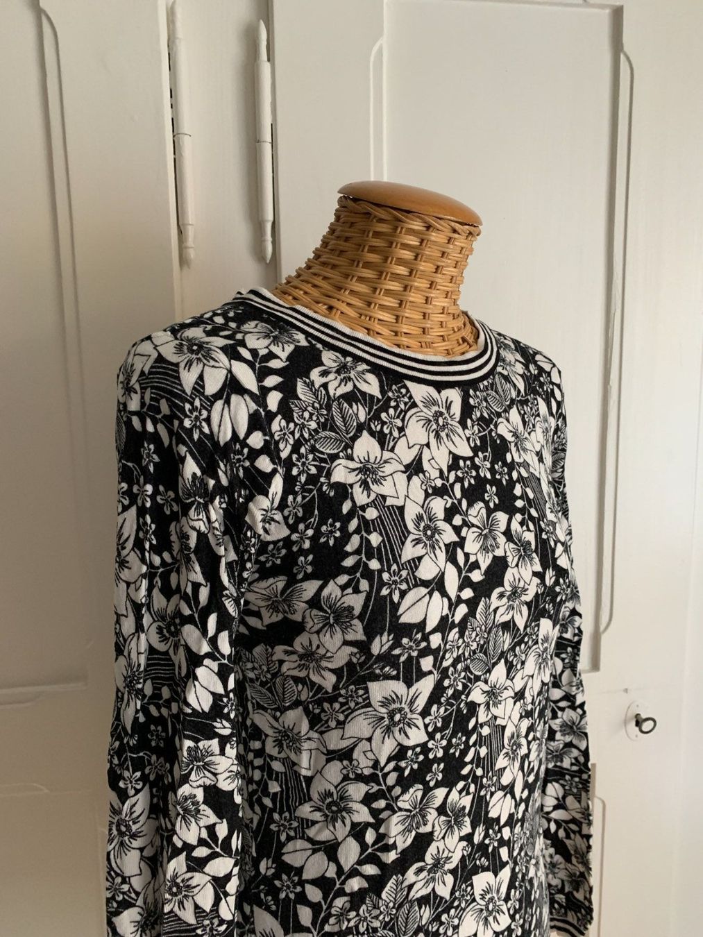 Nafnaf Maglioni & Felpe: NAF NAF - Pullover schwarz-weiss XS – Usato da Zürich venduto da Diazaio 1