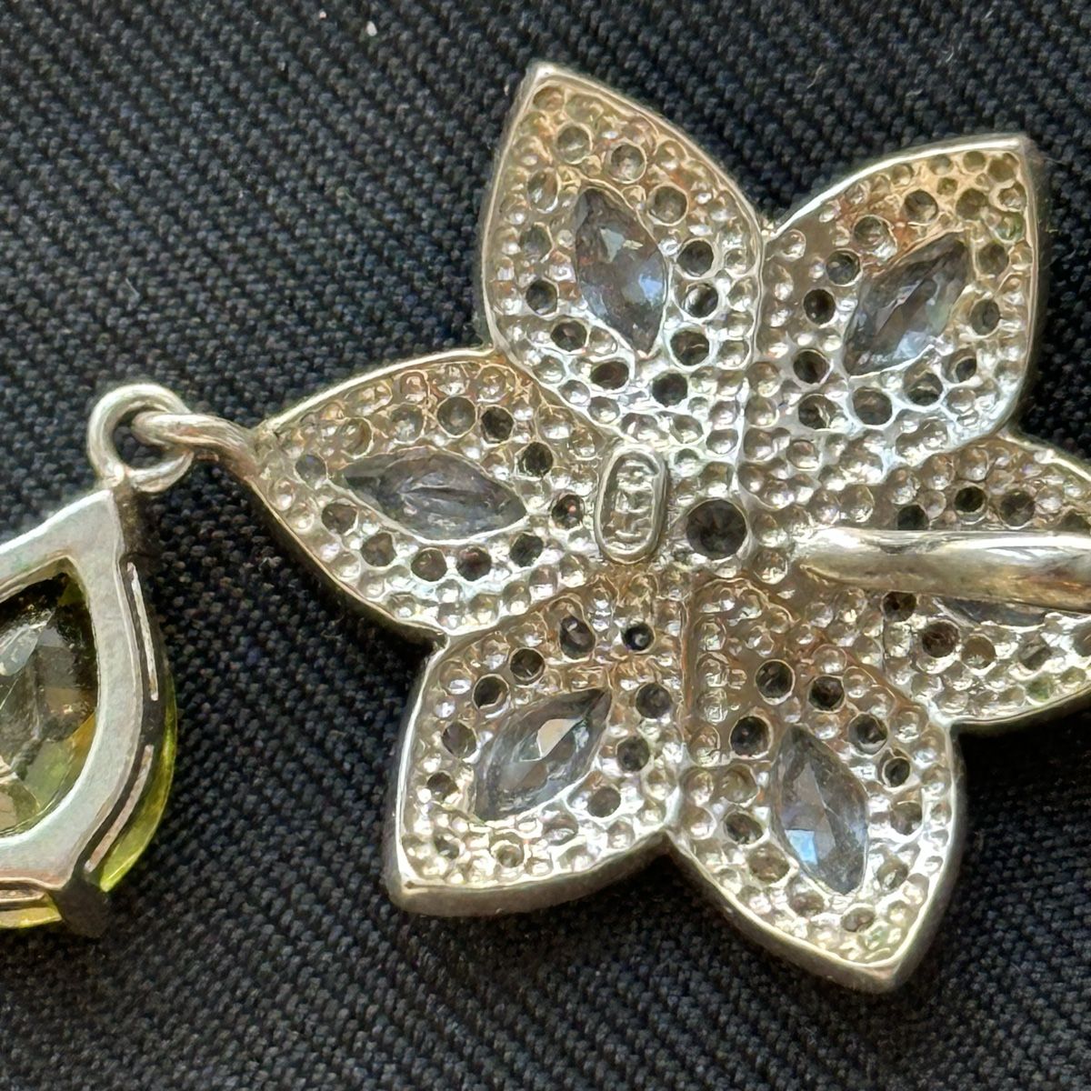 Ciondoli: Silber 925 Péridot Blume Anhänger – Usato da Givisiez venduto da dor_xb9k 1
