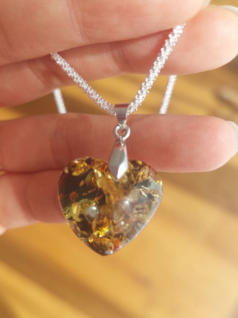 Mineralien & Heilsteine: 💚 Grüner Bernstein Herz Anhänger ✨ – Neu (gemäss Beschreibung) aus St. Gallen von Ammora 1