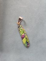 Federhalsband aus Messing und Leder. Handgemacht