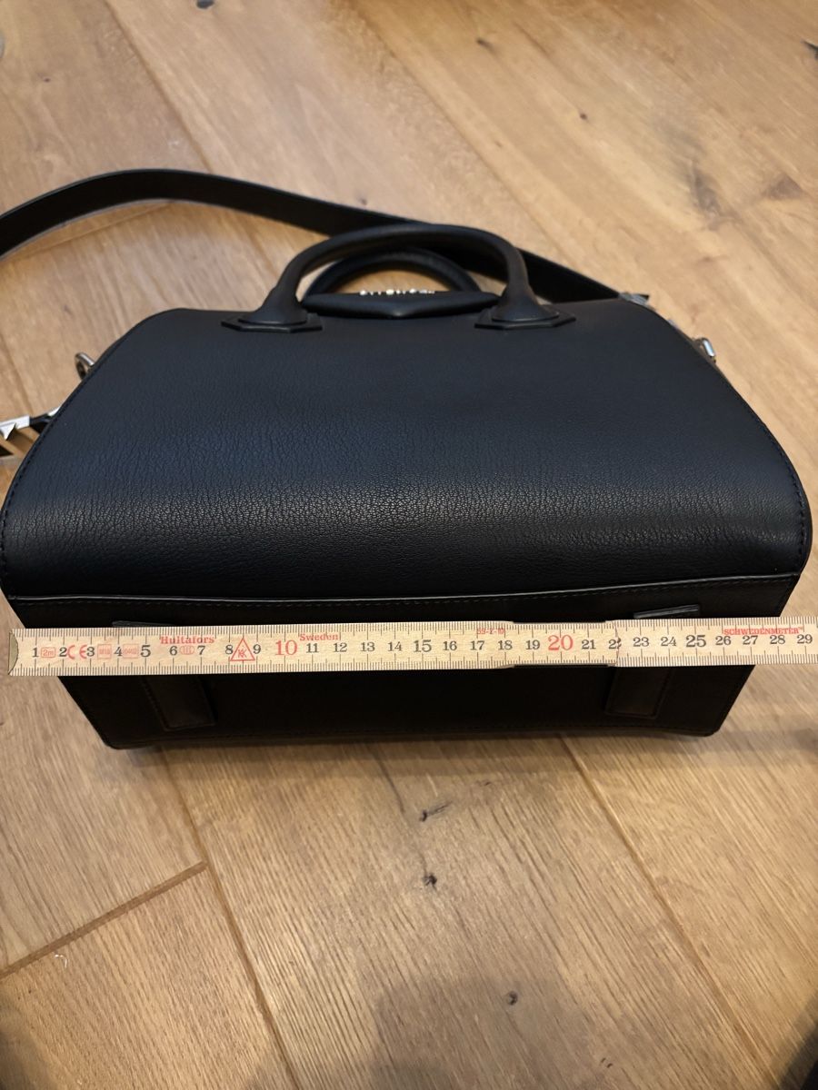 Givenchy Sacs femmes: Givenchy Antigona Small Bag, like new! – Neuf (Voir description) à Windisch par bymarikaa 7