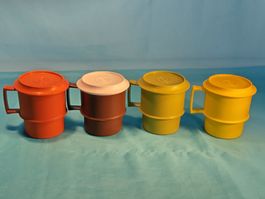4 Tupperware Becher mit Deckel, bzw. Untersetzer
