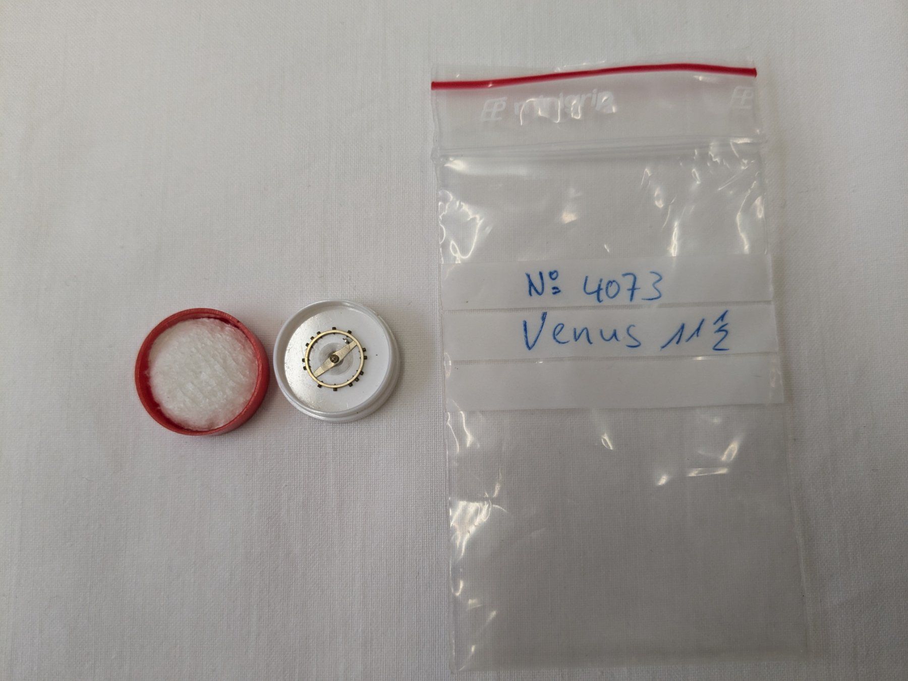 Venus Orologi: Venus Unruhen mit Flachspirale – Nuovo e nell'imballaggio originale da Weinfelden venduto da blaukreuz_brocki_TG 5