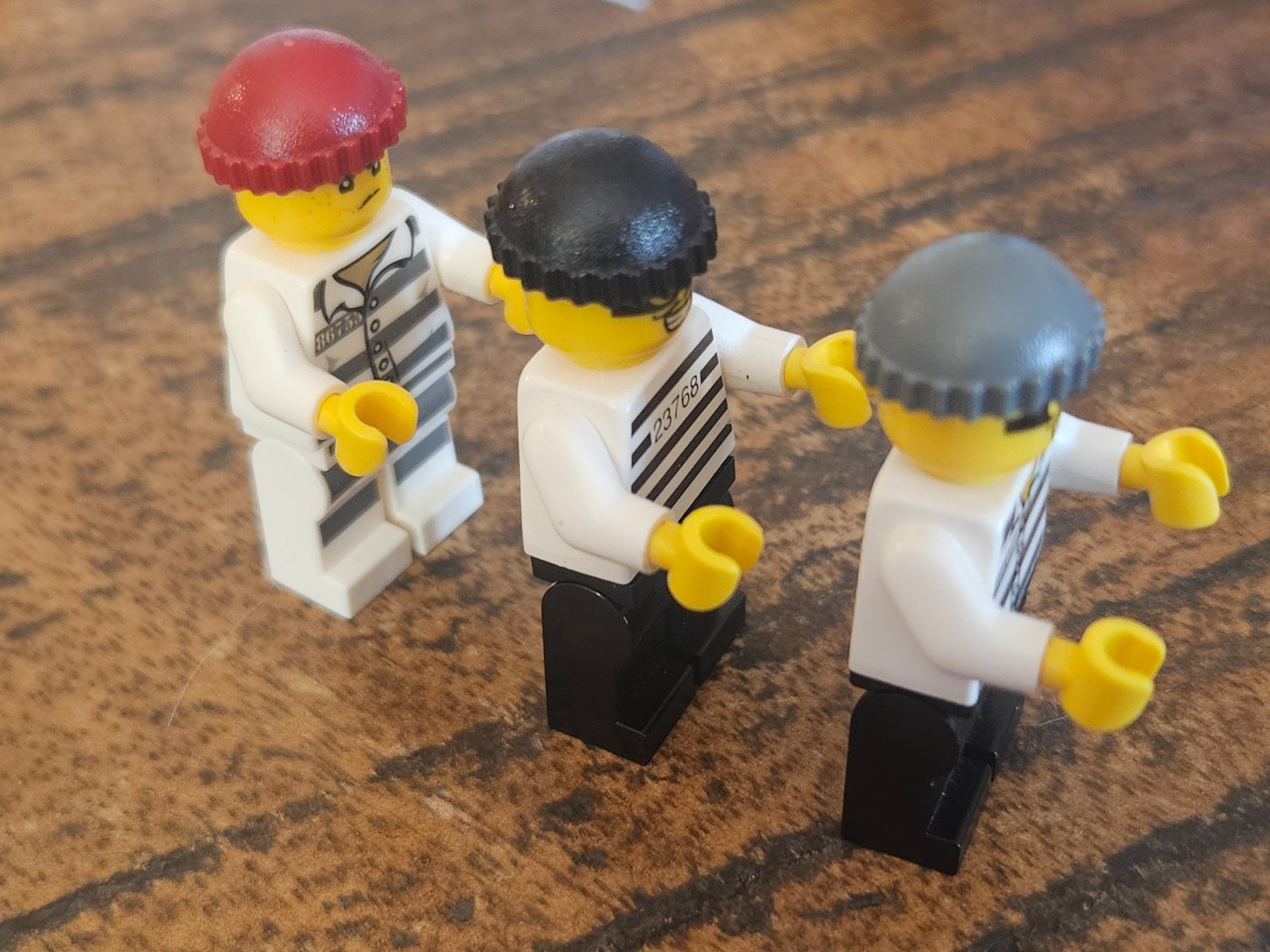 Lego Kit di costruzioni: lego lot de 3 figurines – Usato da Confignon venduto da Ecrofigs 3