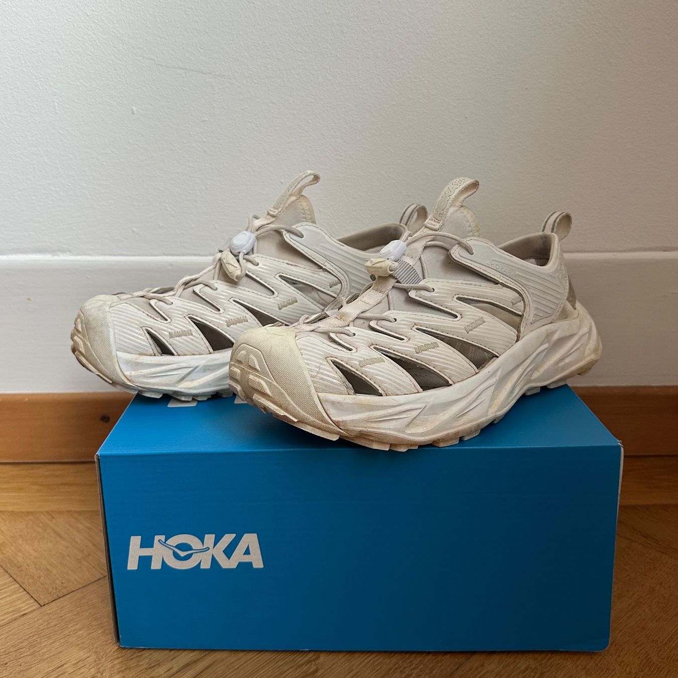 Hoka One One Scarpe da uomo: Hoka one one hopara in white – Usato da Bern venduto da nina.nmp 1