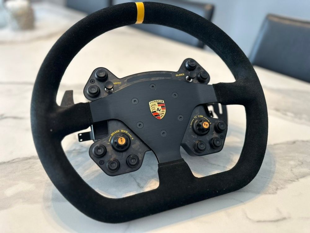 FANATEC Podium Wheel Rim Porsche 911 GT3 Cup (Suede) (Gebraucht) in Zug ...