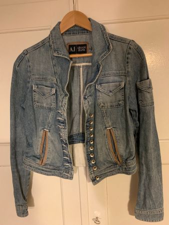 Top erhaltene Vintage Armani Jeansjacke Grösse 38 (eher 36)