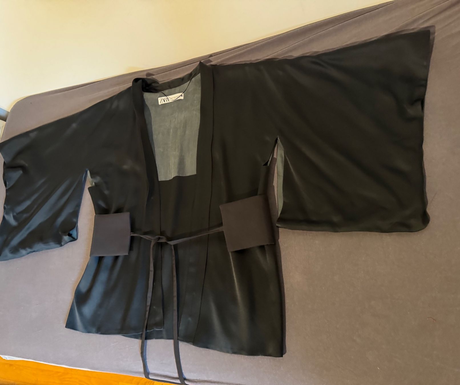 Kimonos: Schwarzer Kimono mit Grütel von Zara – Gebraucht aus Rudolfstetten von krach 2