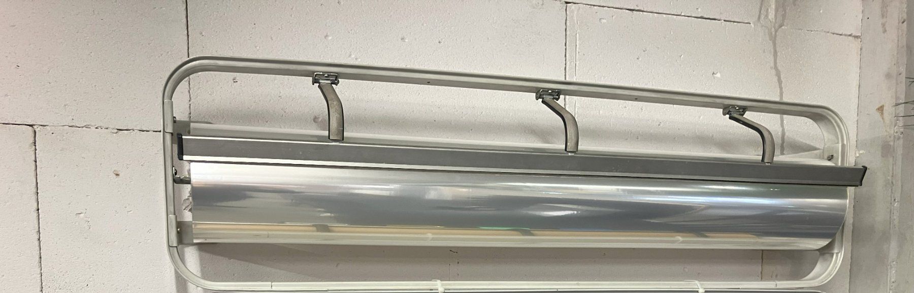 Supporti a parete: Papierrollenhalter - Wandabroller – Usato da Murg venduto da inf_gy8v