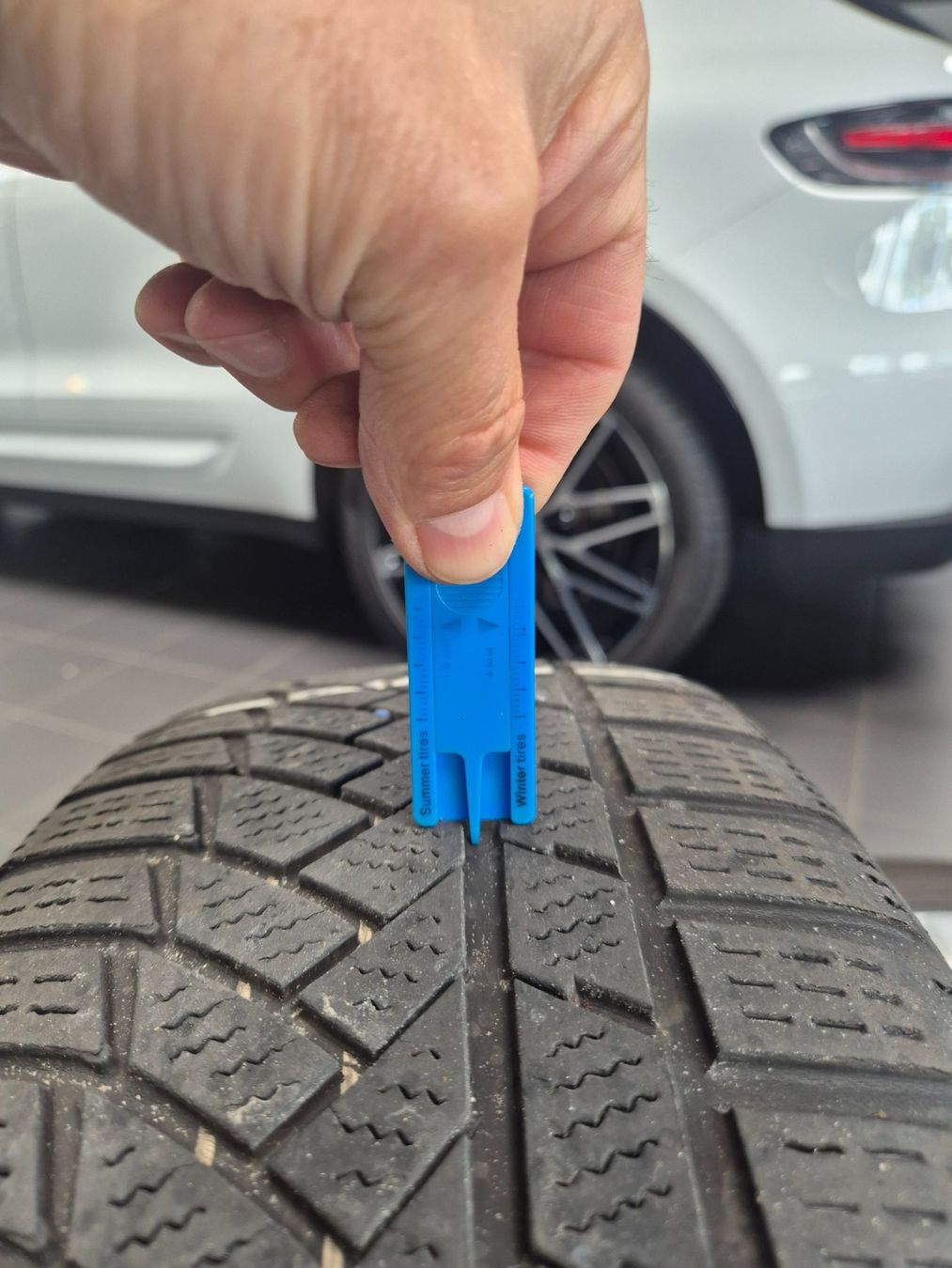 Volkswagen Pneumatici & Ruote complete: Winterräder 17" VW Tiguan – Usato da Winterthur venduto da WEWi-Ersatzteile 2