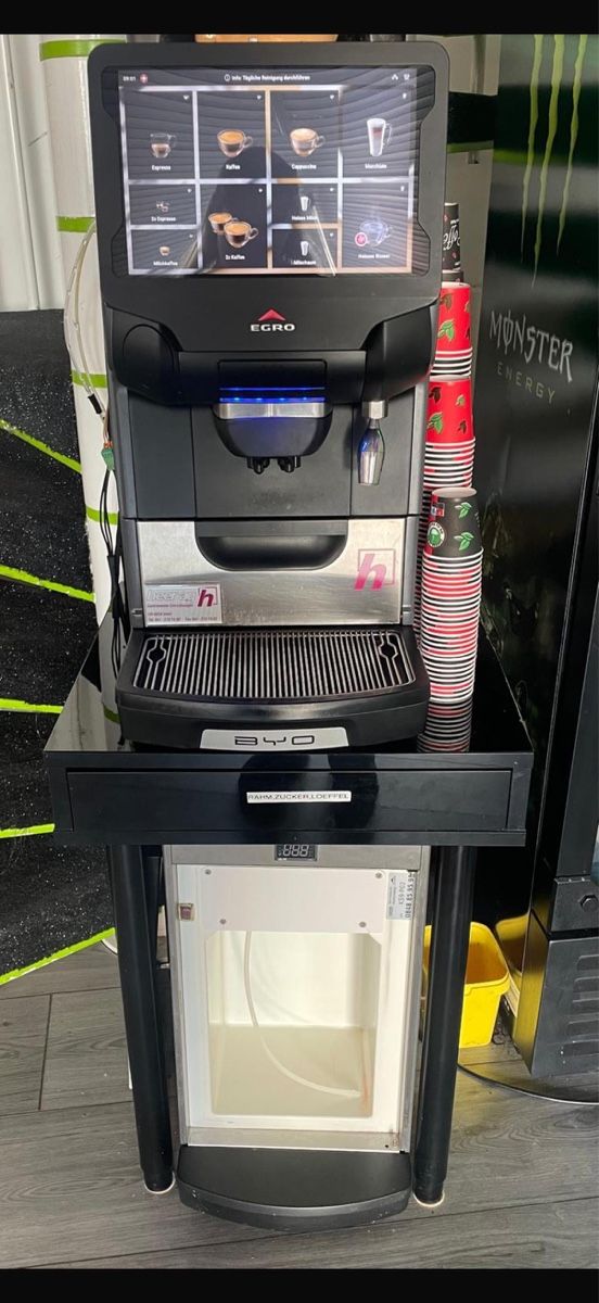 Macchine per caffè & Macchine per espresso: Vollautomatische Kaffeemaschine – Usato da Dornach venduto da 1992sep 1